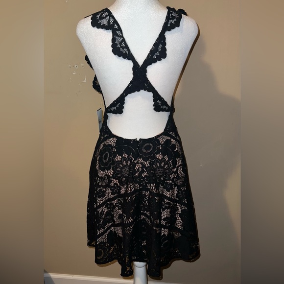 NWT For Love And Lemons Lace cross-back Black Giana Women’s Dress NEW WITH TAG - Picture 4 of 9